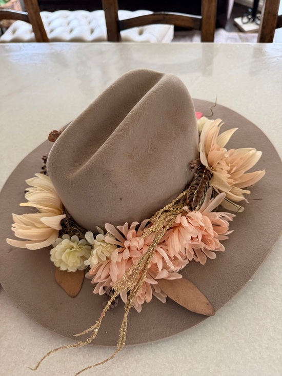 Neutral Wide-Brim Floral Cowgirl Hat - Taupe with Pink & Cream Flowers - Picture 2 of 9